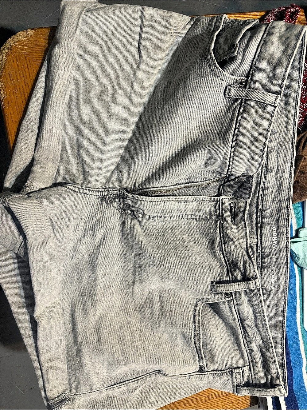 Old Navy woman’s Gray Jean Shorts Like New